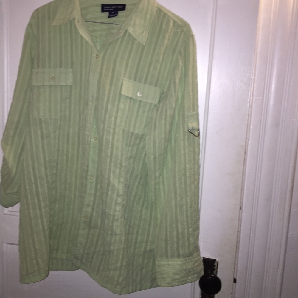 Jones New York Button down green shirt xl